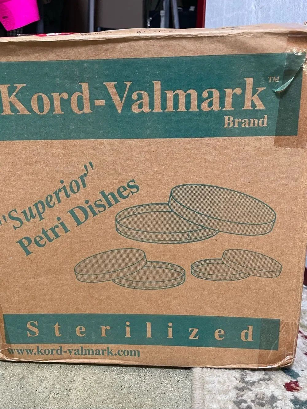 LG Box of Sterilized Petri Dishes - 400 Count - 2”